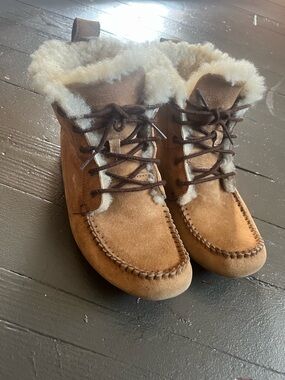 UGG Chickaree Chestnut Brown Shearling-Lined Wintef Boots